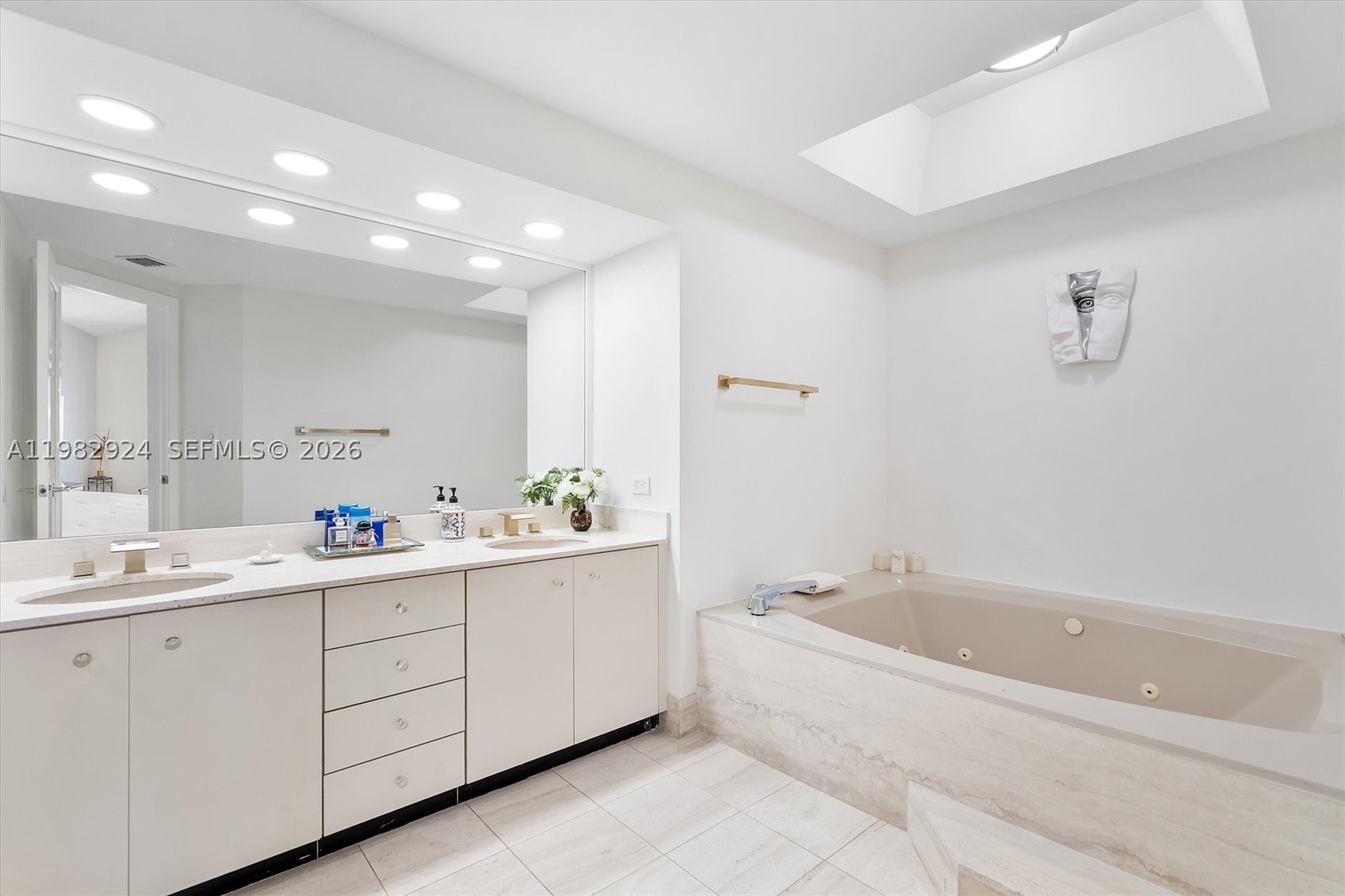 TERRACES NORTH TURNBERRY - Residential