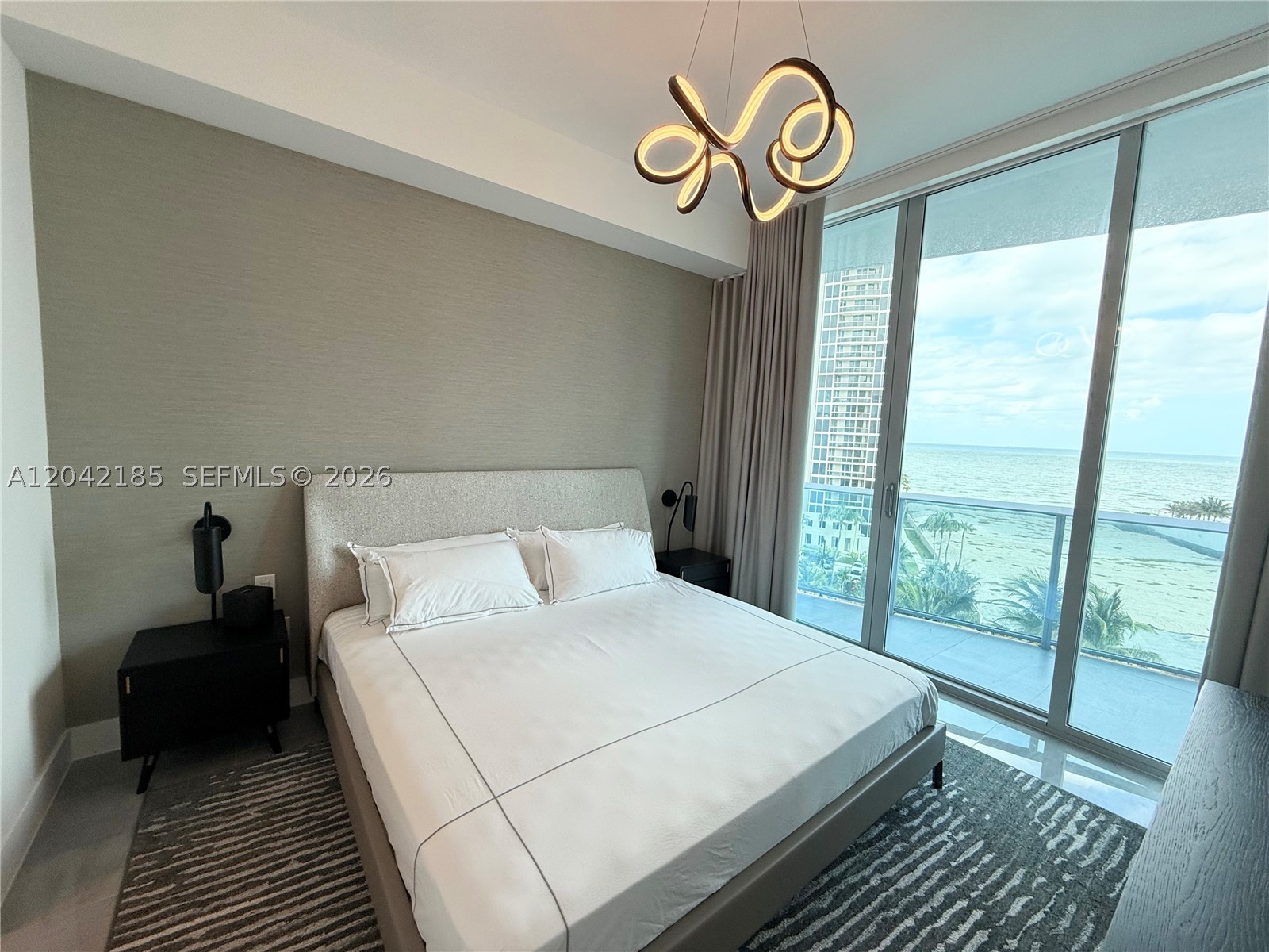 AURORA CONDOMINIUM - Residential