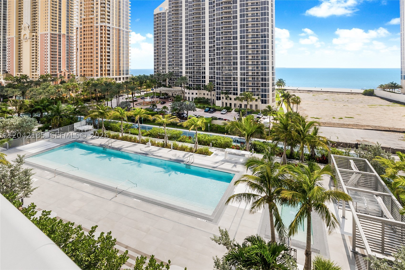 AURORA CONDOMINIUM - Residential