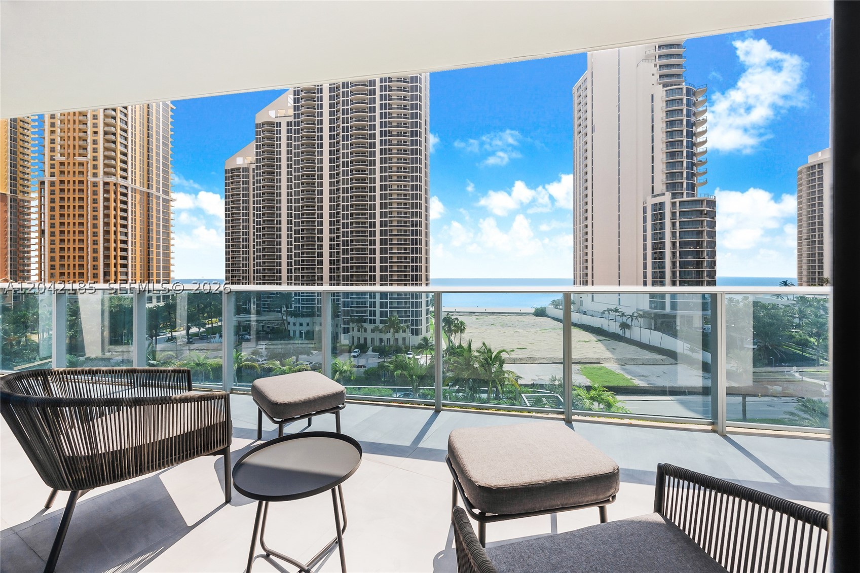 AURORA CONDOMINIUM - Residential
