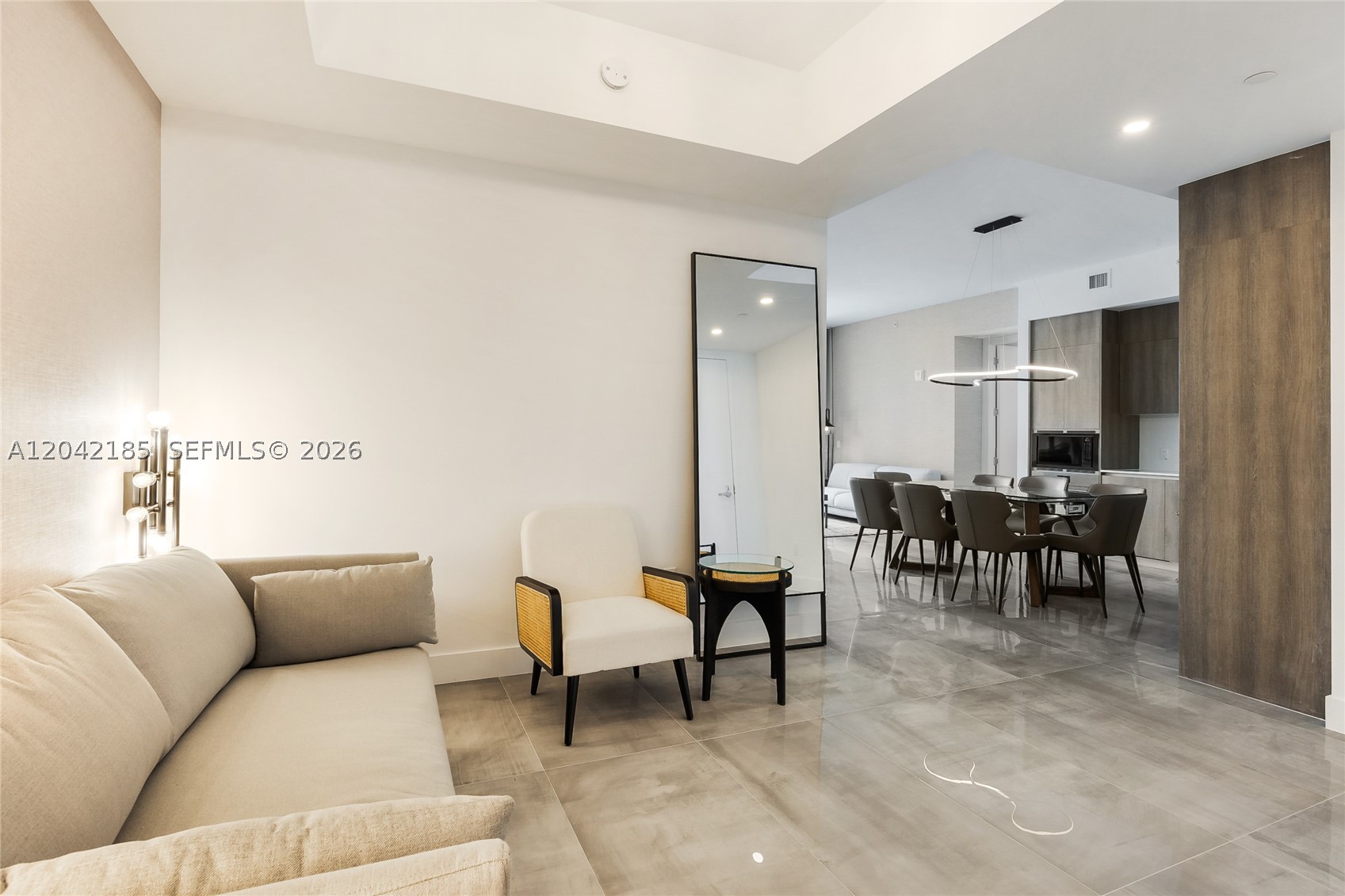 AURORA CONDOMINIUM - Residential