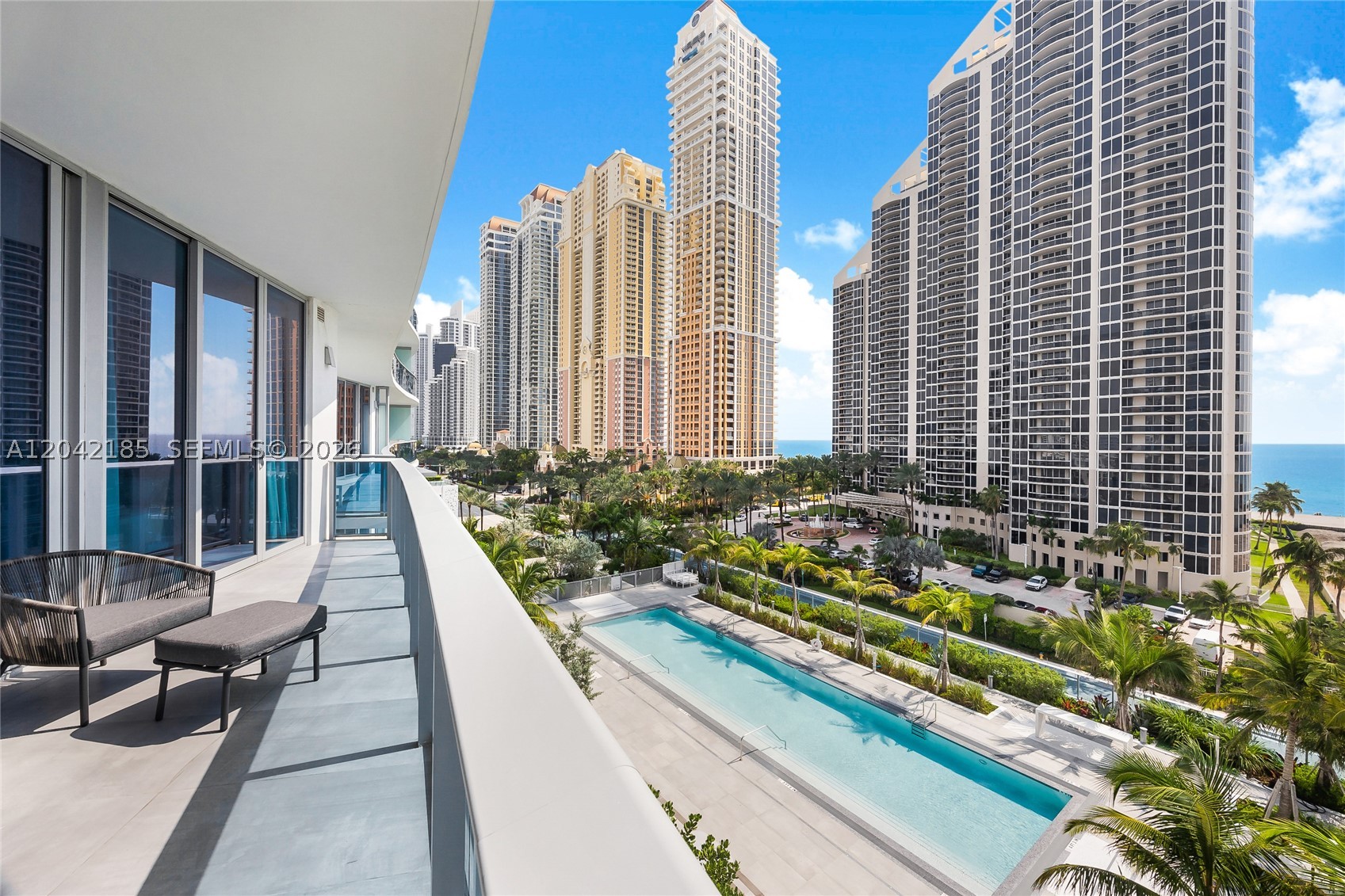 AURORA CONDOMINIUM - Residential