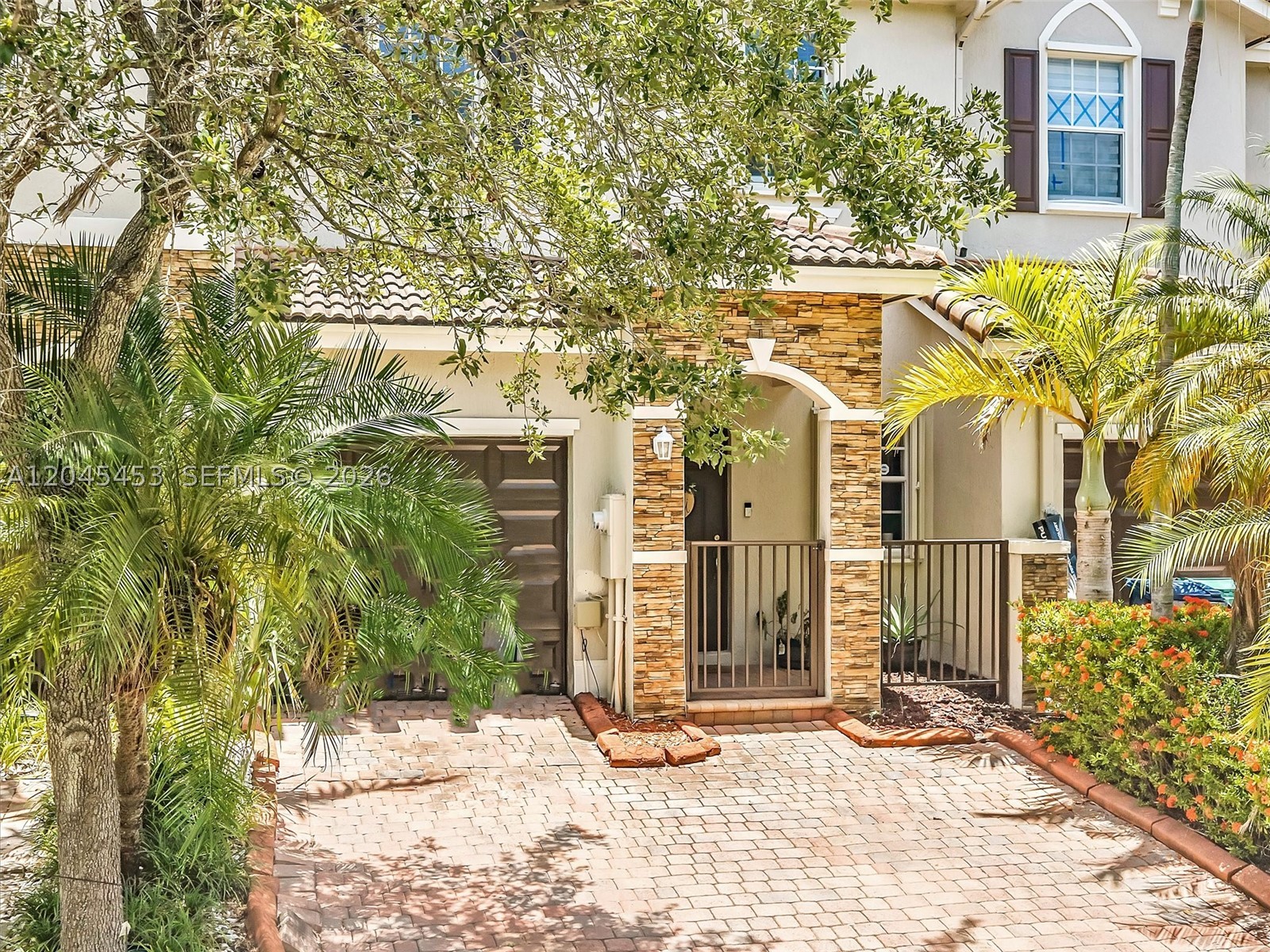 LAKES BY THE BAY GEE - Residential