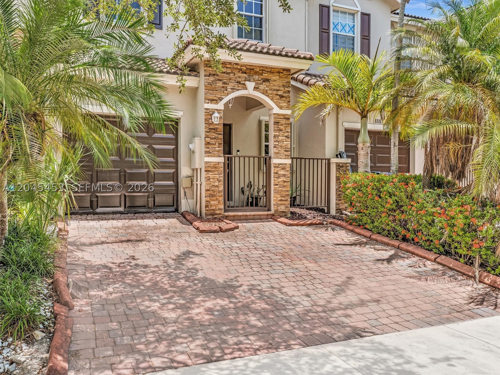LAKES BY THE BAY GEE - Residential