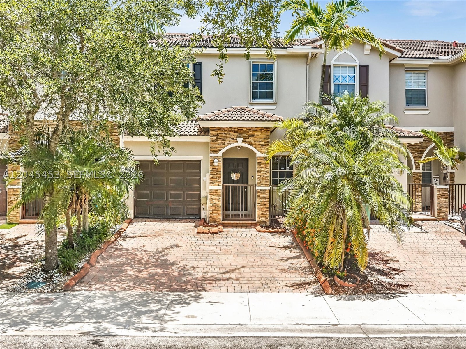 LAKES BY THE BAY GEE - Residential