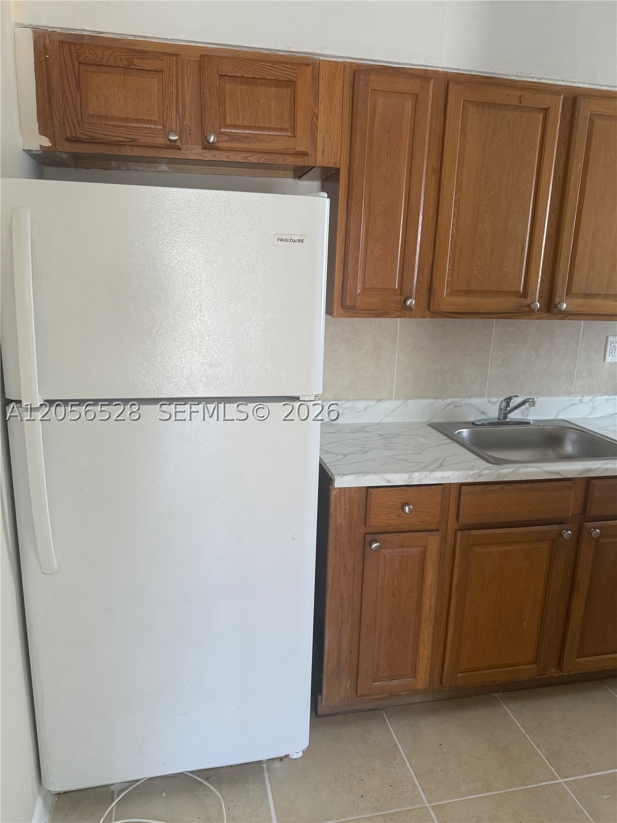 LAWRENCE ESTATES LAND COS - Residential Lease