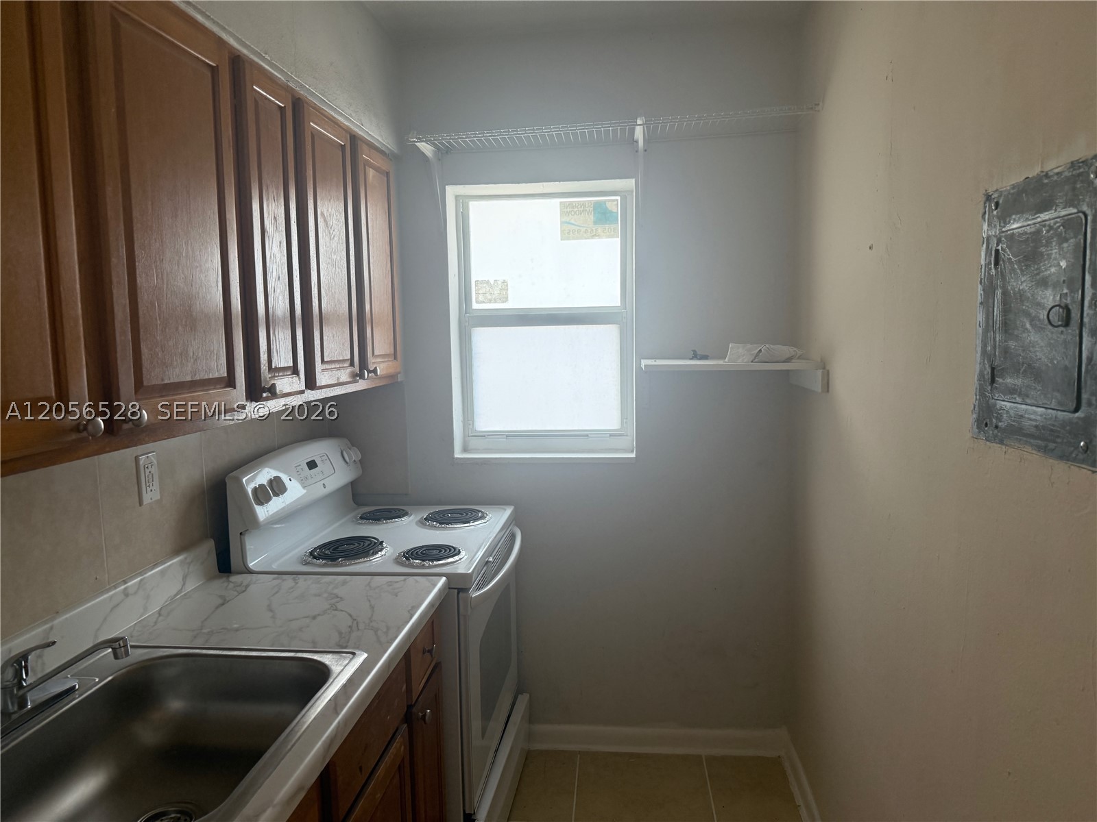 LAWRENCE ESTATES LAND COS - Residential Lease