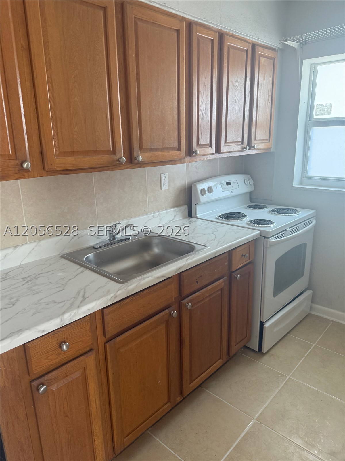 LAWRENCE ESTATES LAND COS - Residential Lease