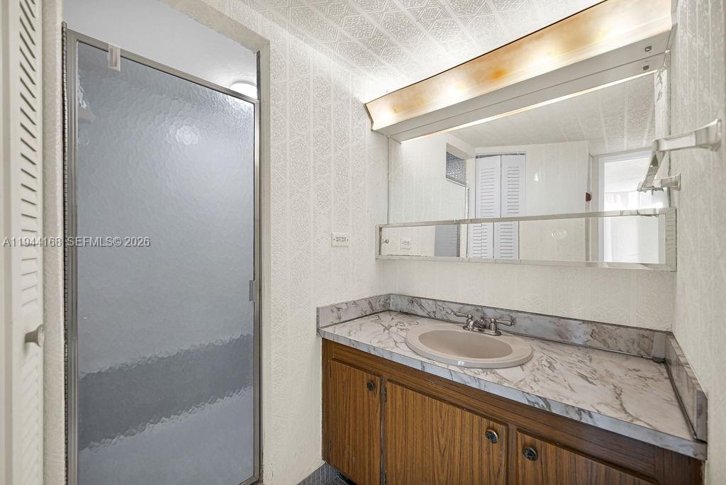 BURLEIGH HOUSE CONDO - Residential