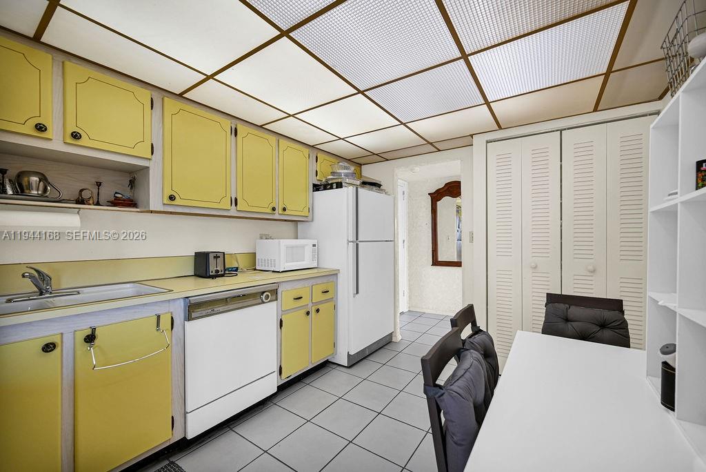 BURLEIGH HOUSE CONDO - Residential