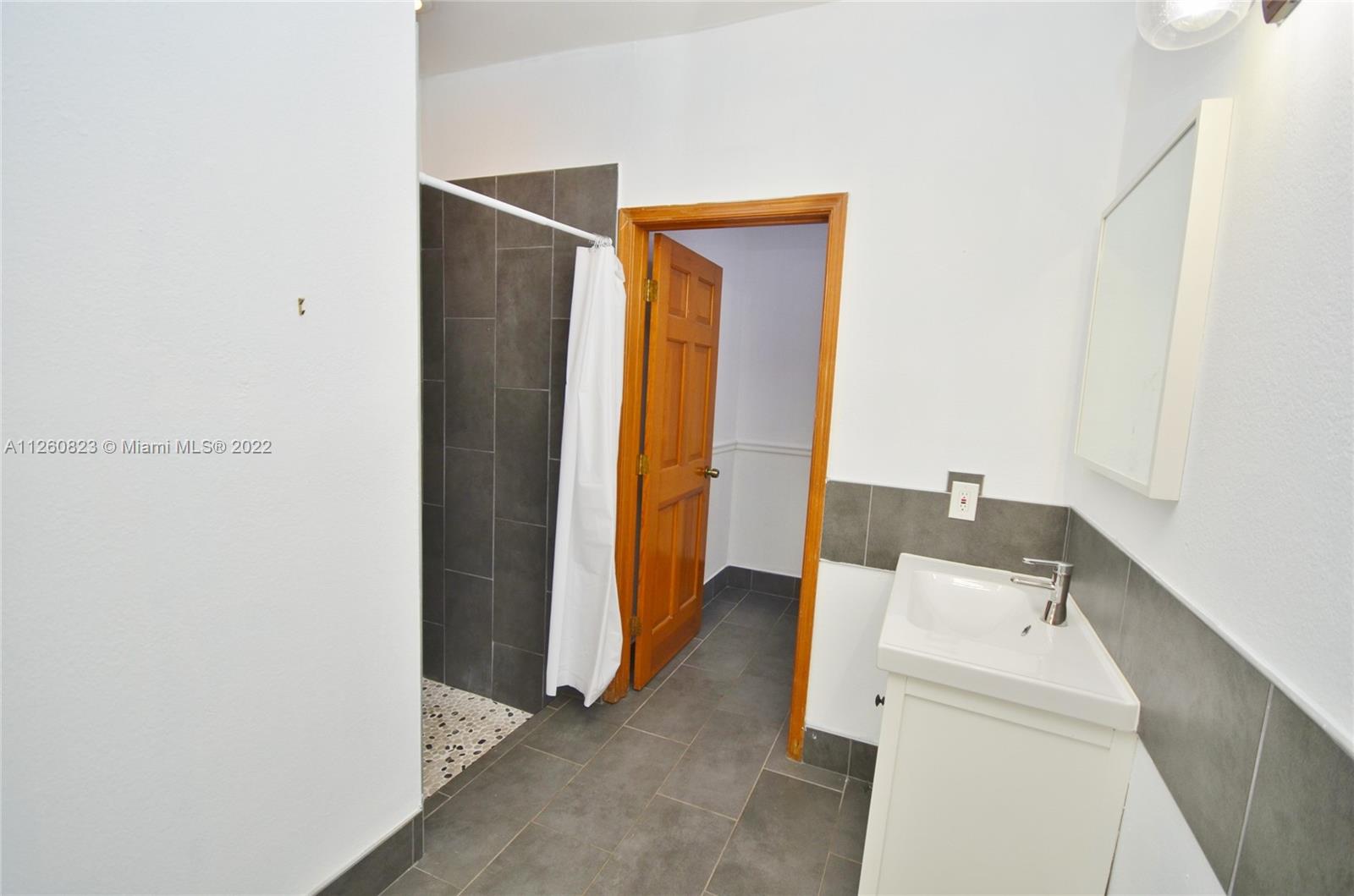 ROCK CREEK PH TWO - Residential Lease