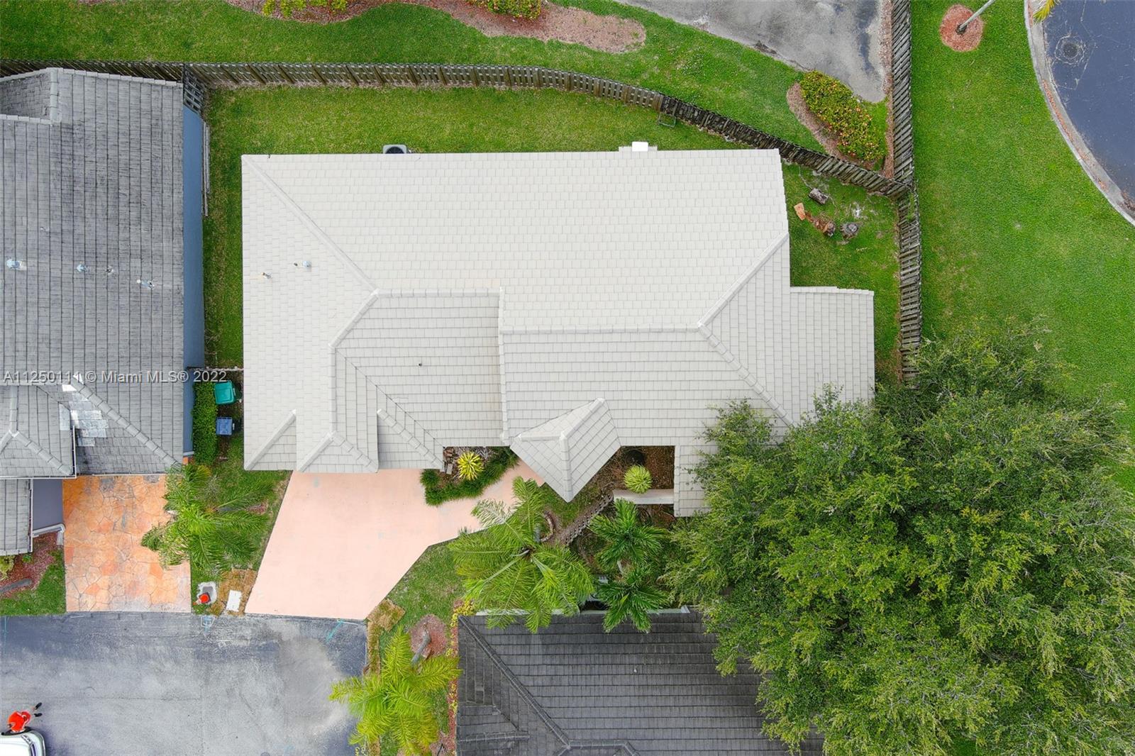 WOODS LAKE - Residential