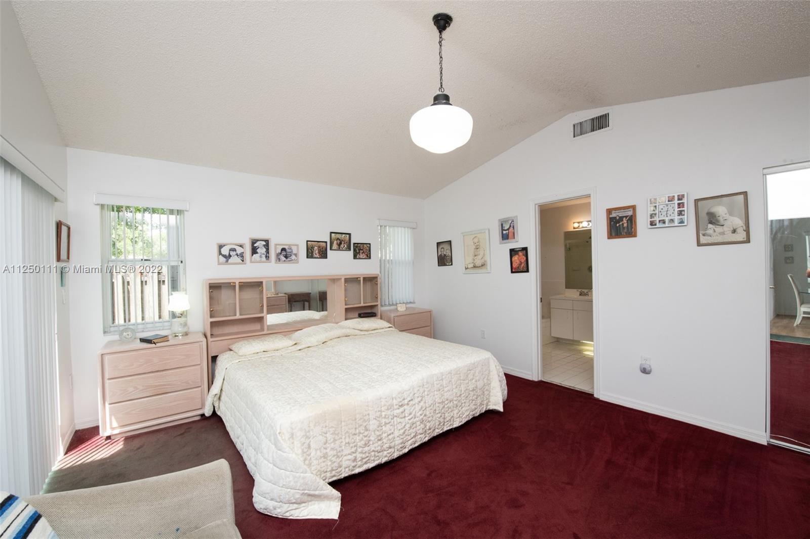 WOODS LAKE - Residential