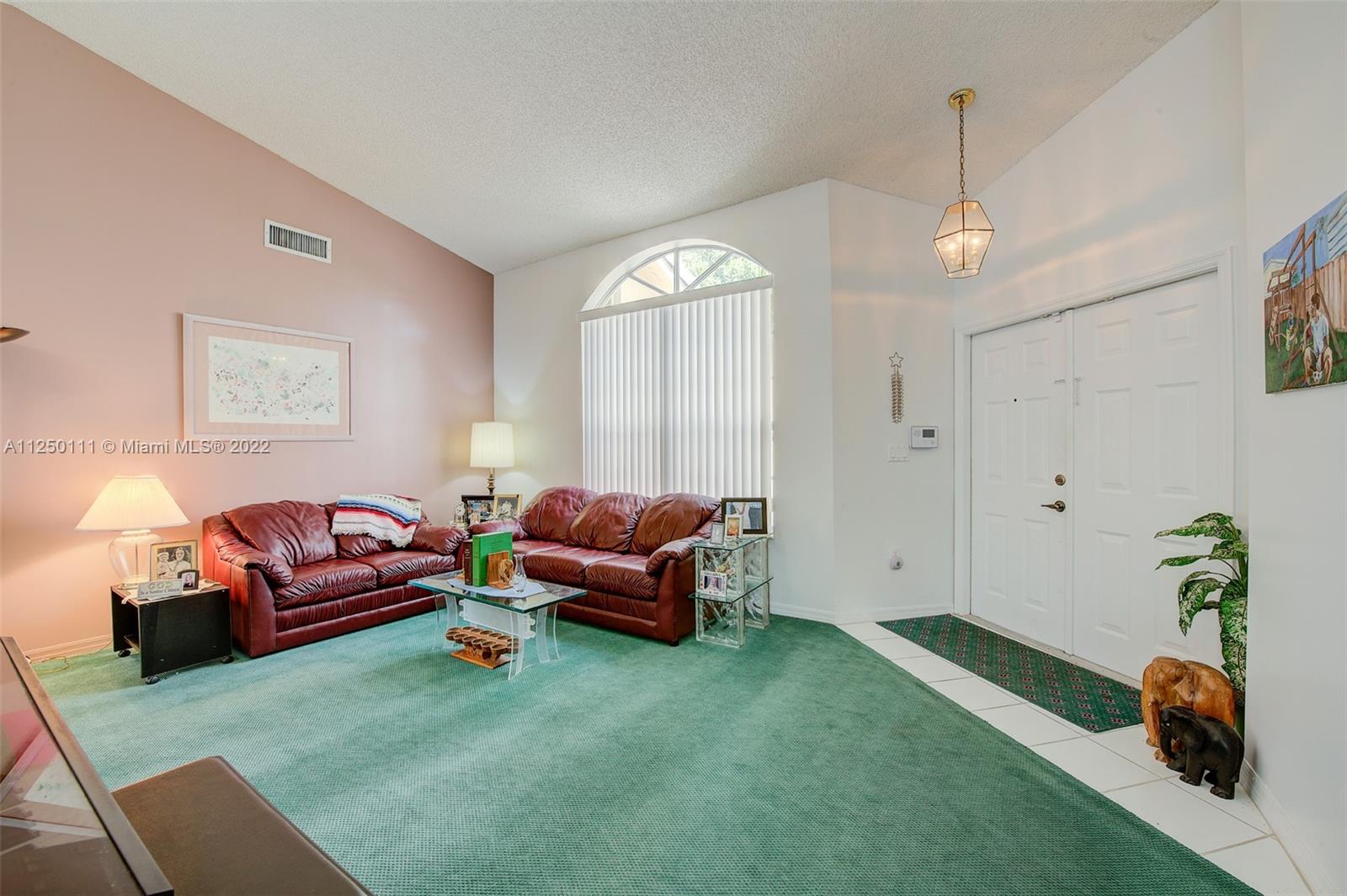 WOODS LAKE - Residential