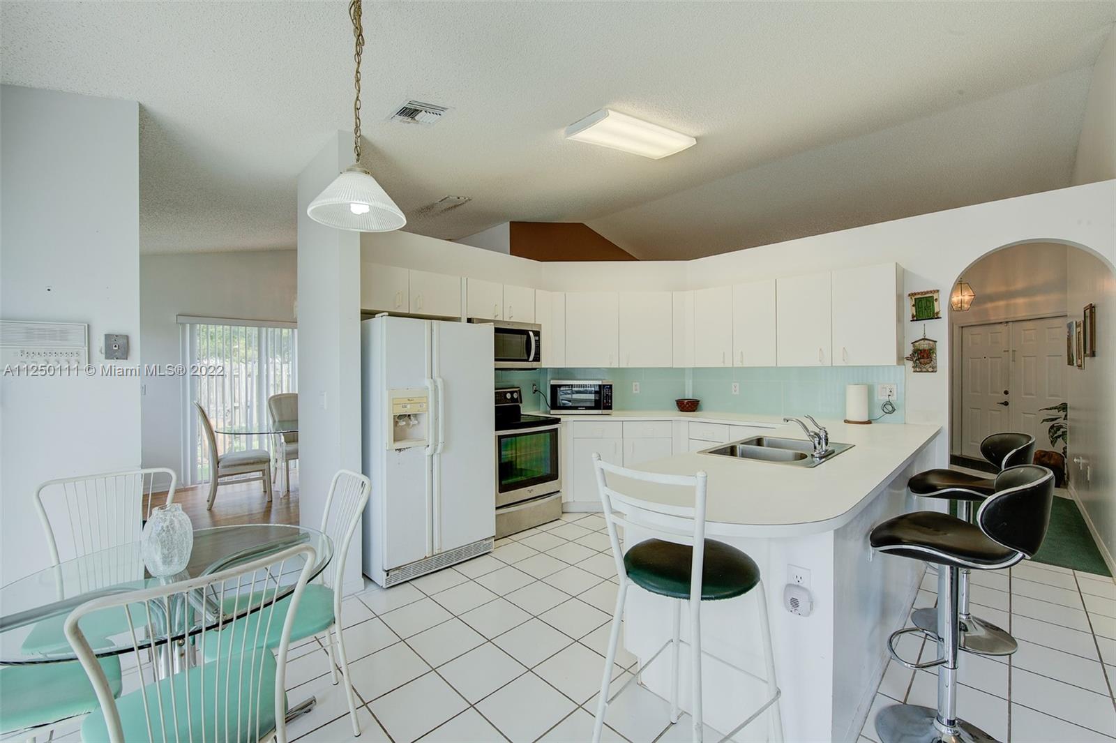 WOODS LAKE - Residential