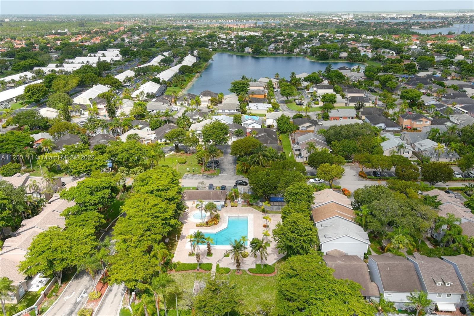 WOODS LAKE - Residential