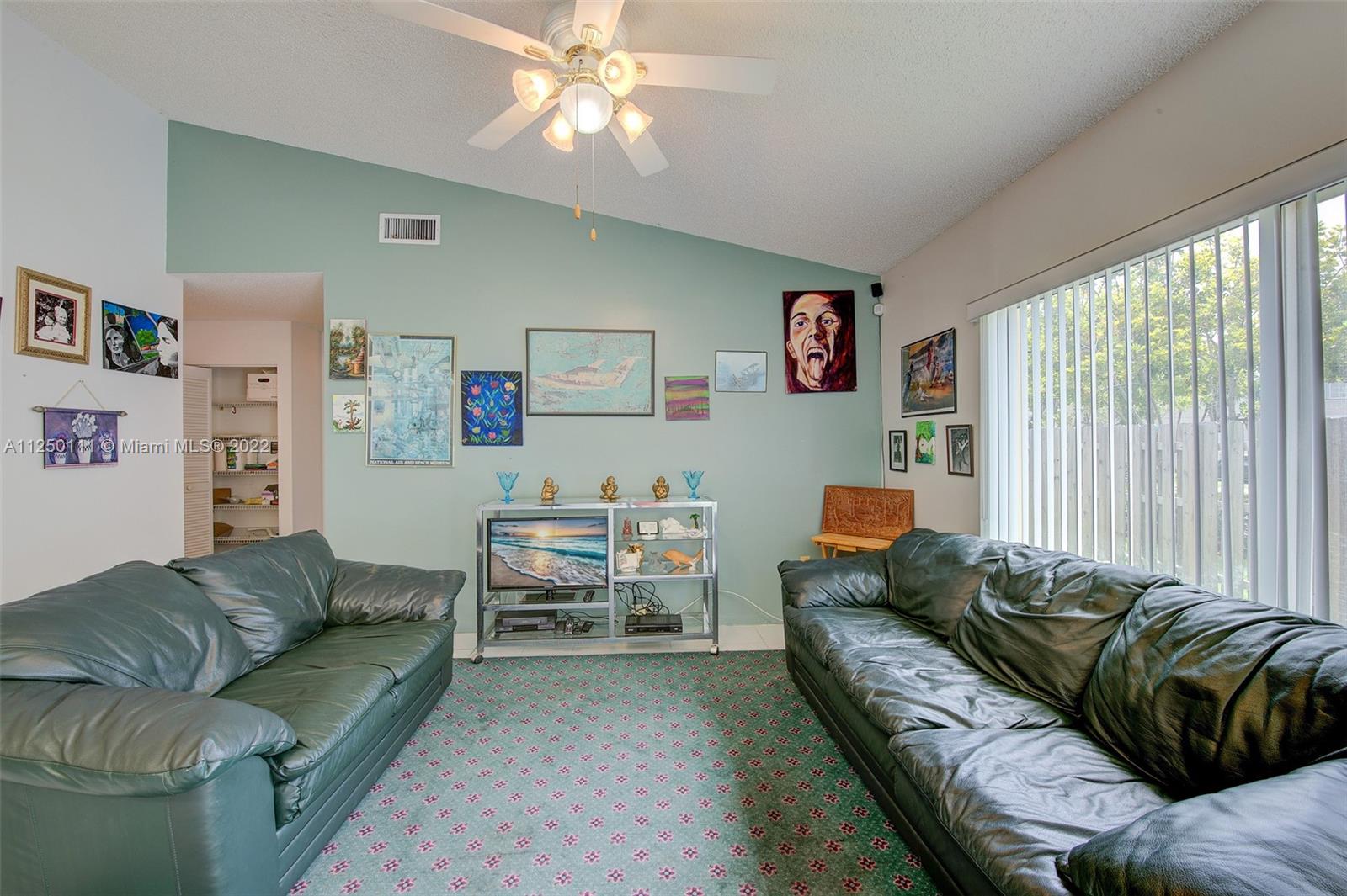 WOODS LAKE - Residential