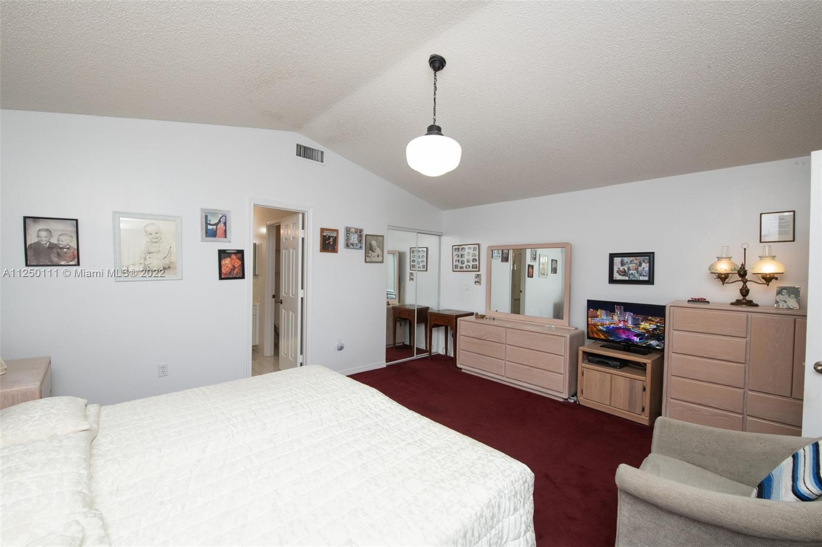 WOODS LAKE - Residential