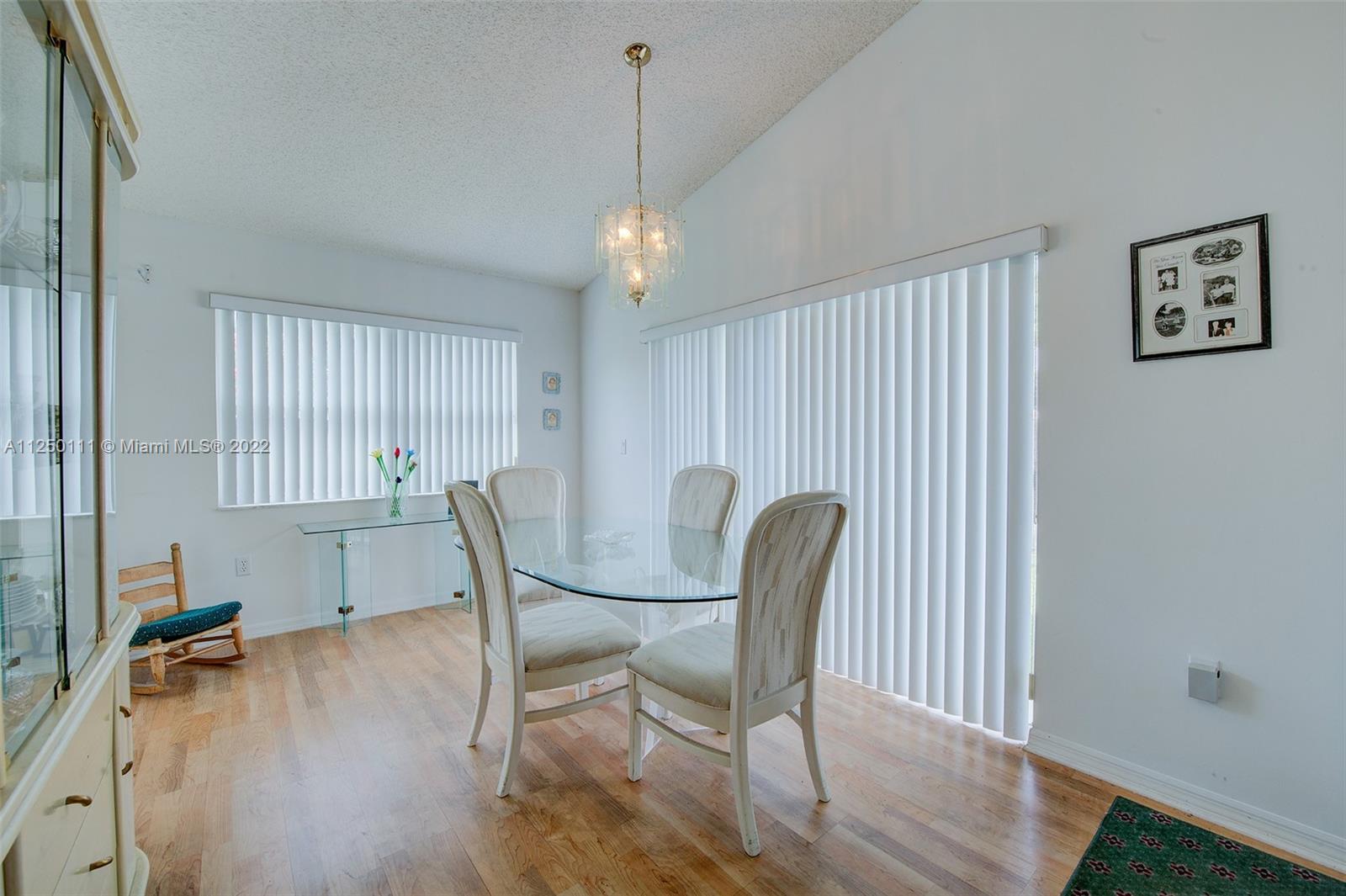 WOODS LAKE - Residential