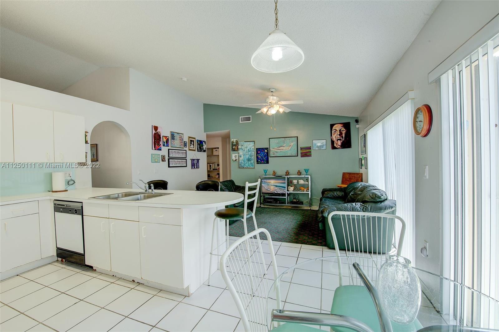 WOODS LAKE - Residential