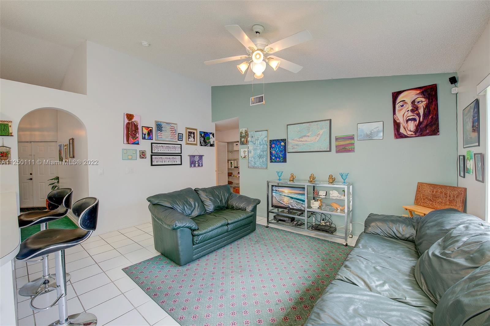 WOODS LAKE - Residential