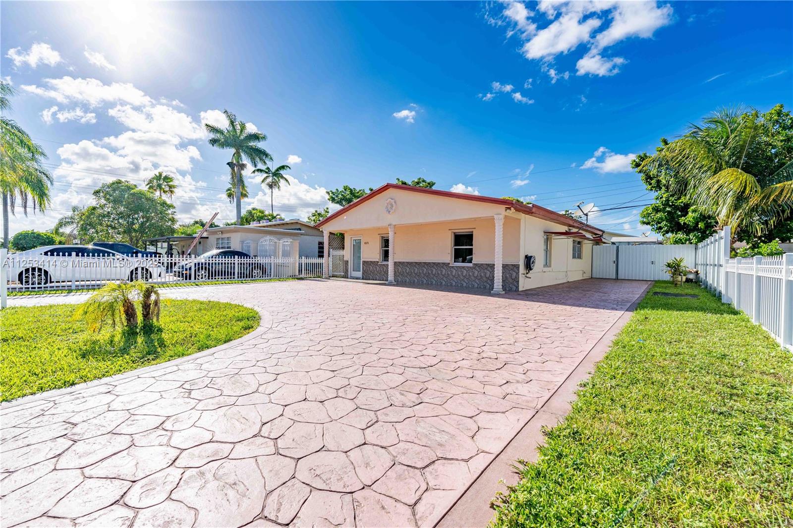 BEVERLY PARK - Residential