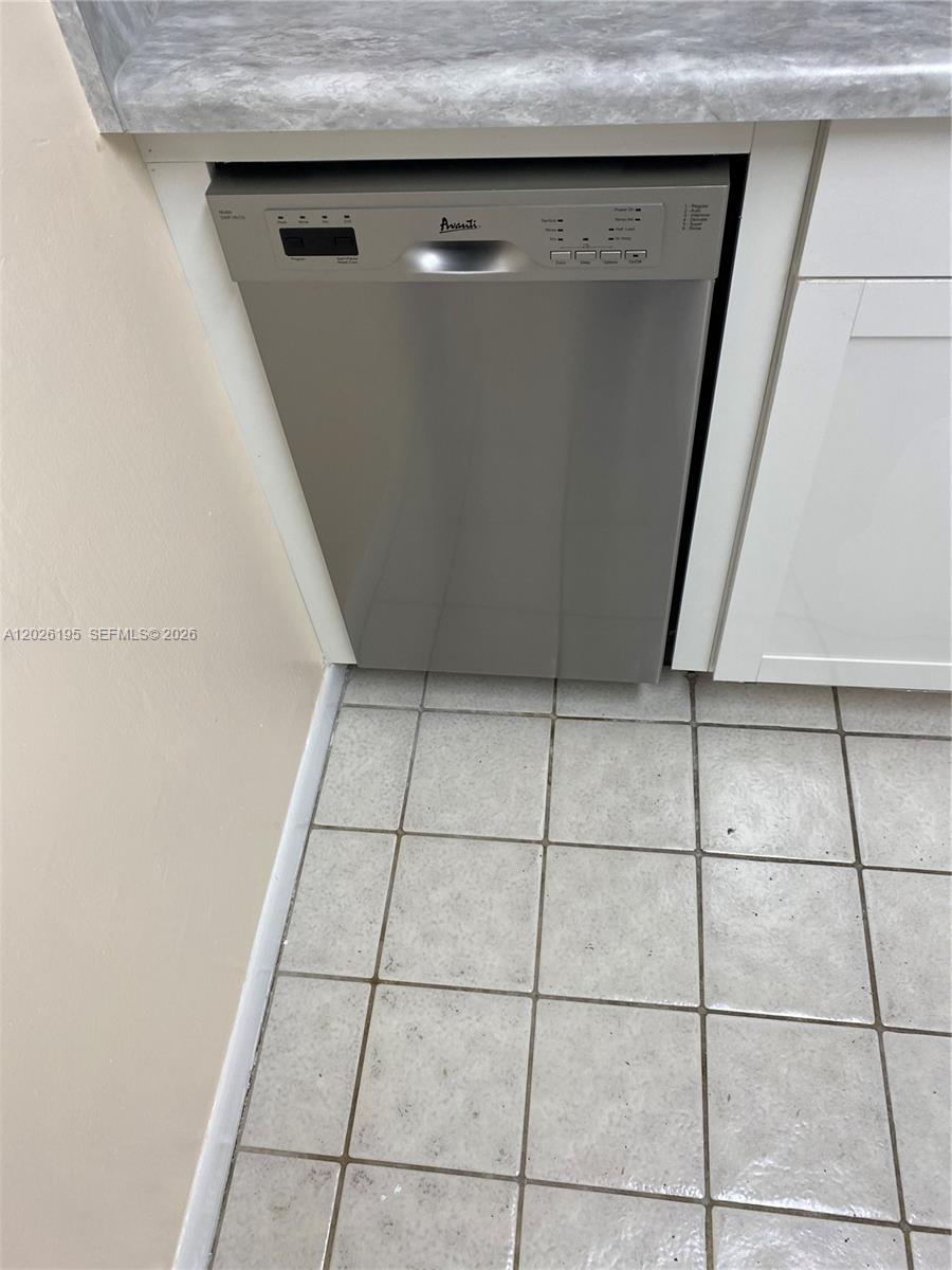 NEW LAND GARDENS CONDO - Residential Lease