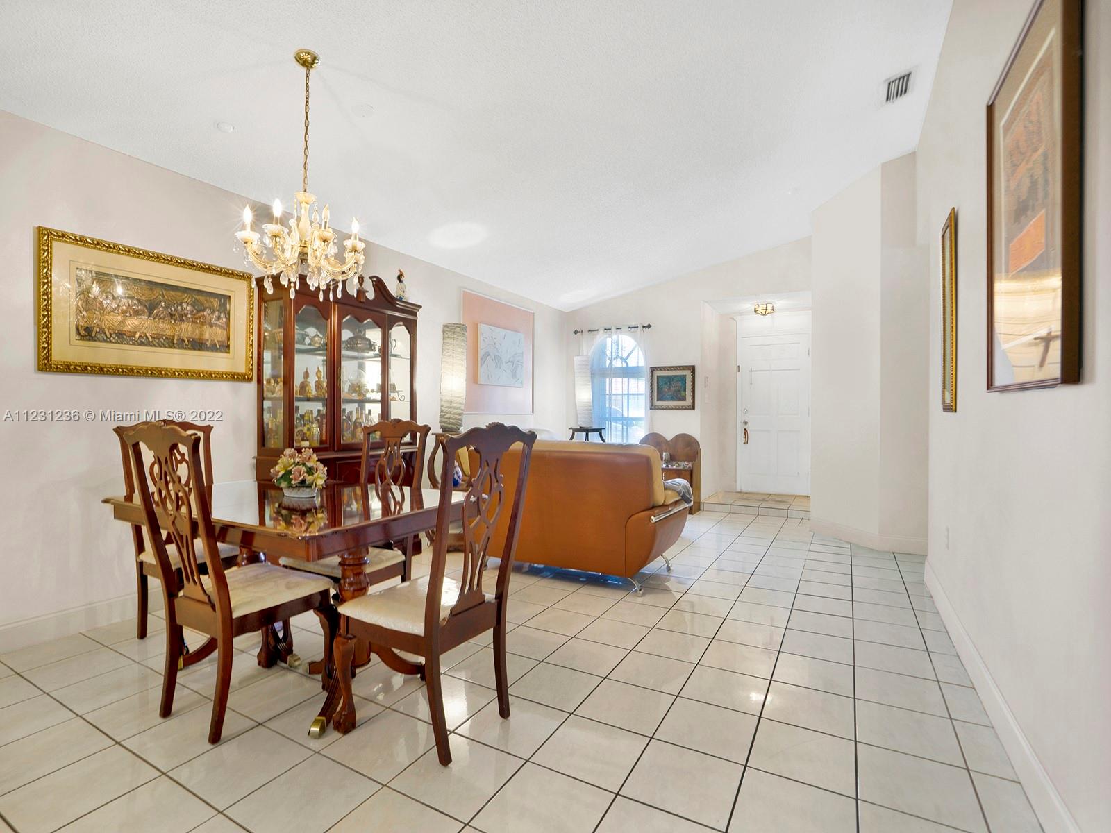 WEST GARDEN HOMES AT LAGO - Residential
