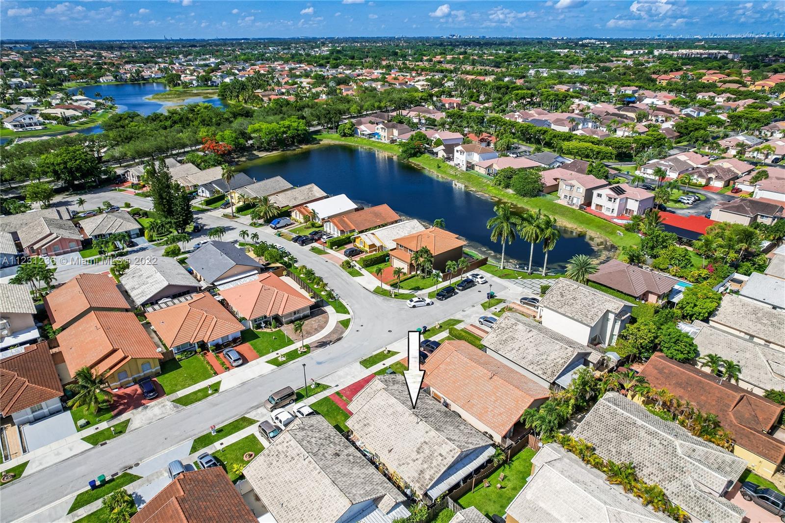WEST GARDEN HOMES AT LAGO - Residential