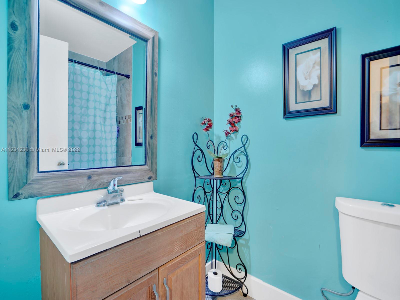 WEST GARDEN HOMES AT LAGO - Residential