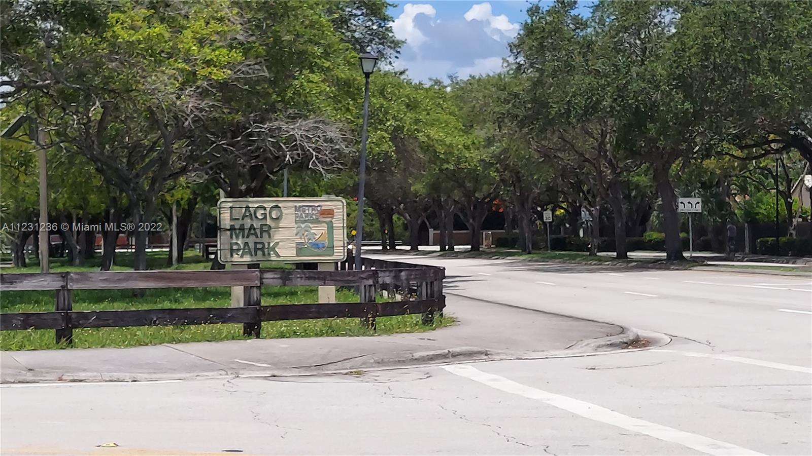 WEST GARDEN HOMES AT LAGO - Residential