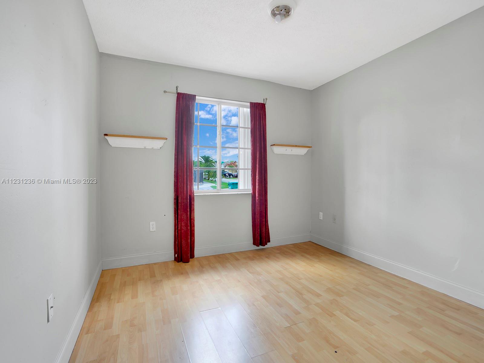 WEST GARDEN HOMES AT LAGO - Residential