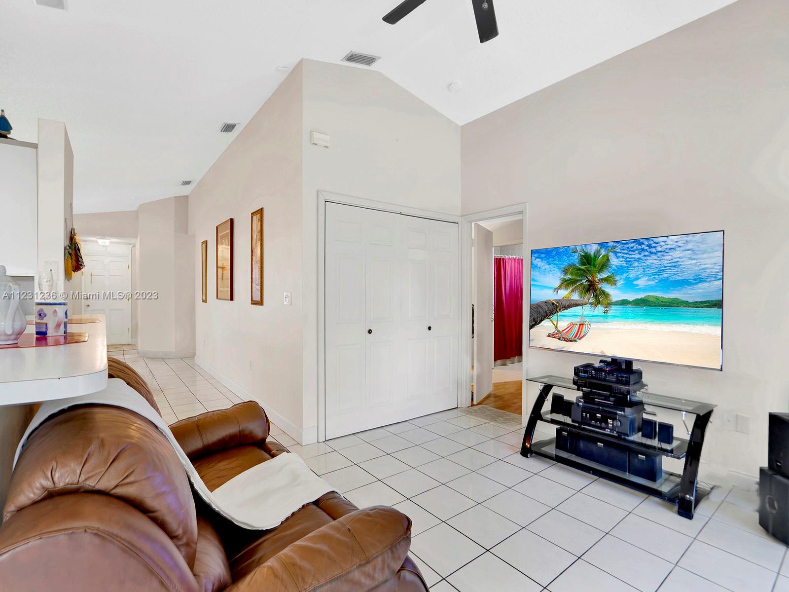 WEST GARDEN HOMES AT LAGO - Residential