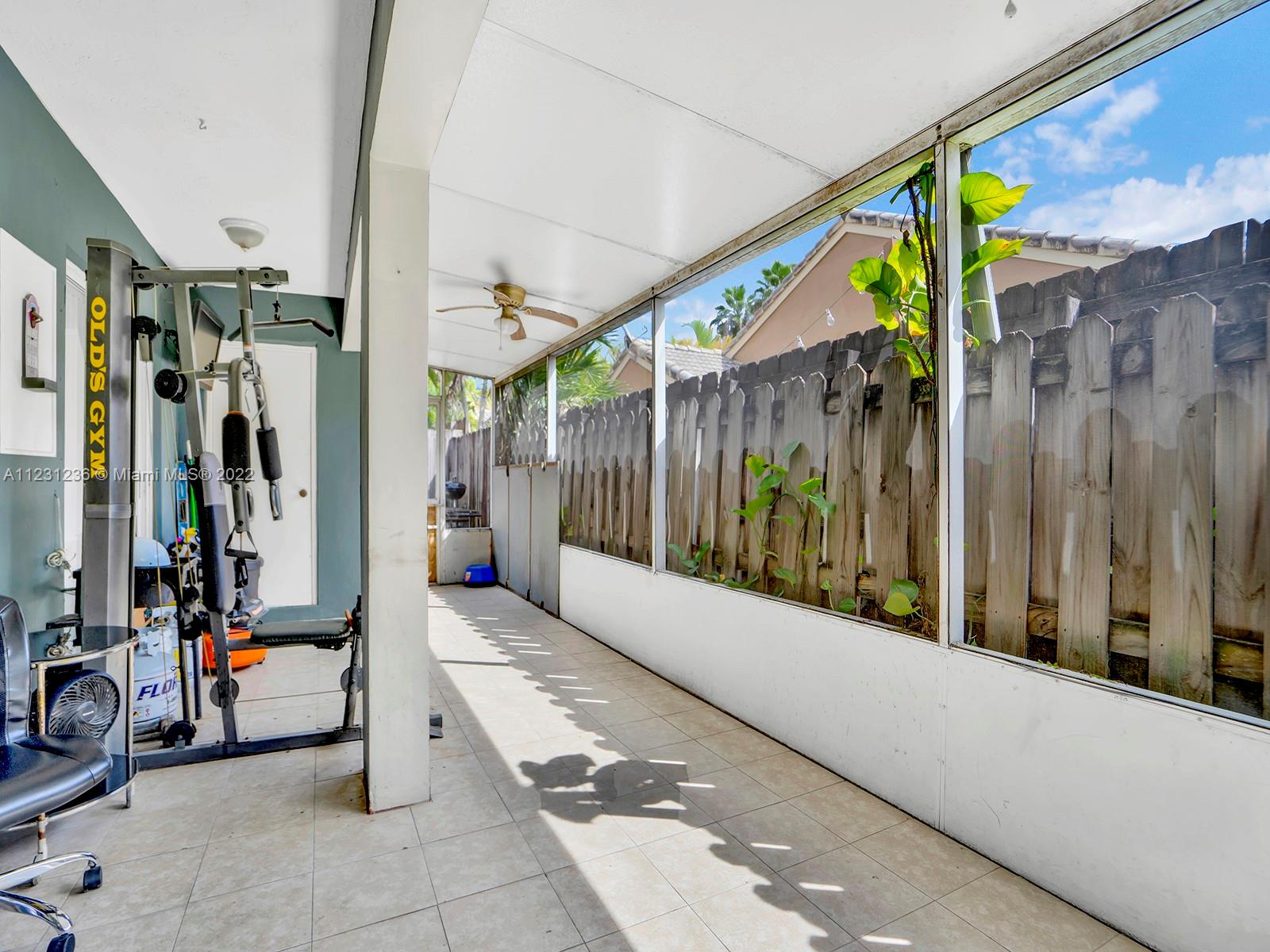 WEST GARDEN HOMES AT LAGO - Residential