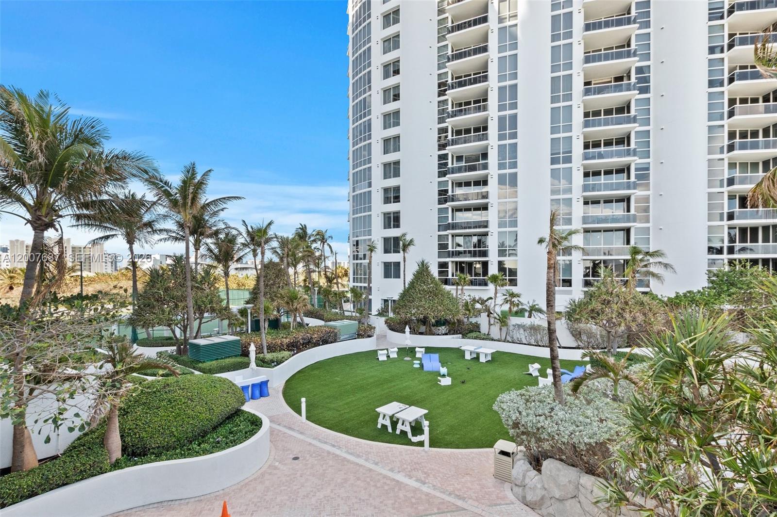 TRUMP INTERNATIONAL SONES - Residential