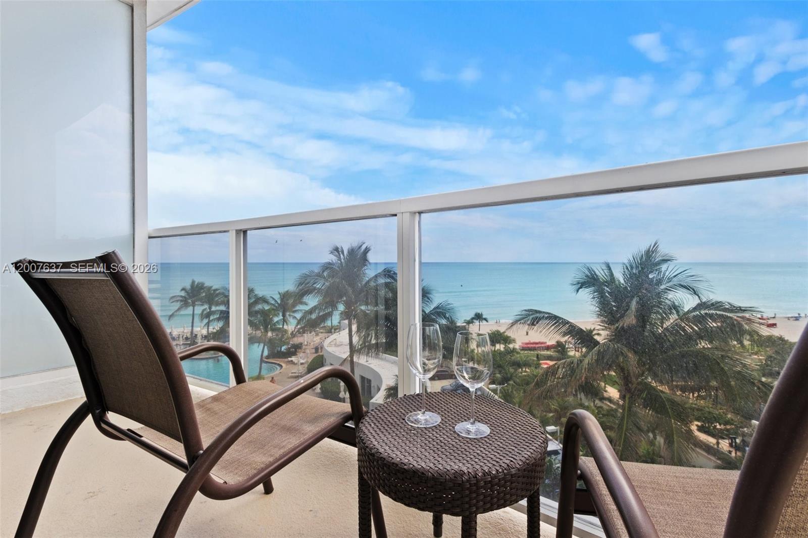 TRUMP INTERNATIONAL SONES - Residential