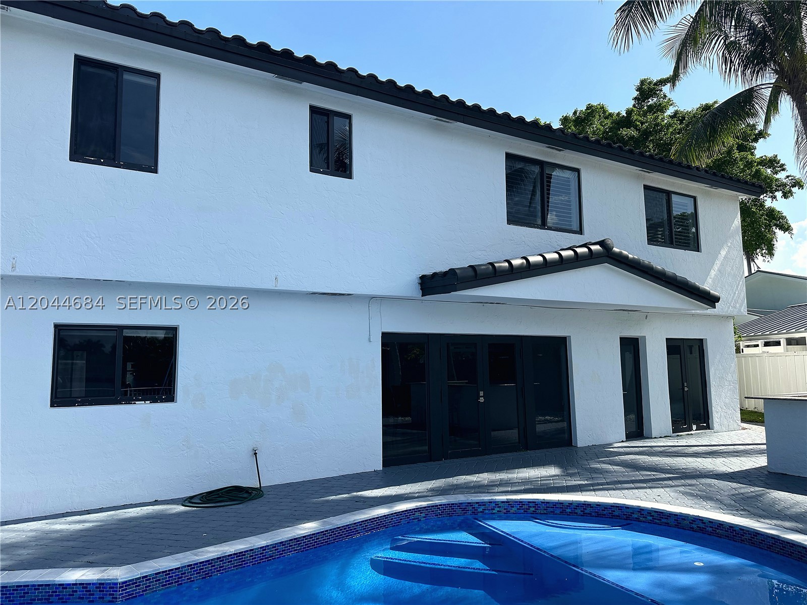 SANTA BARBARA SHORES - Residential