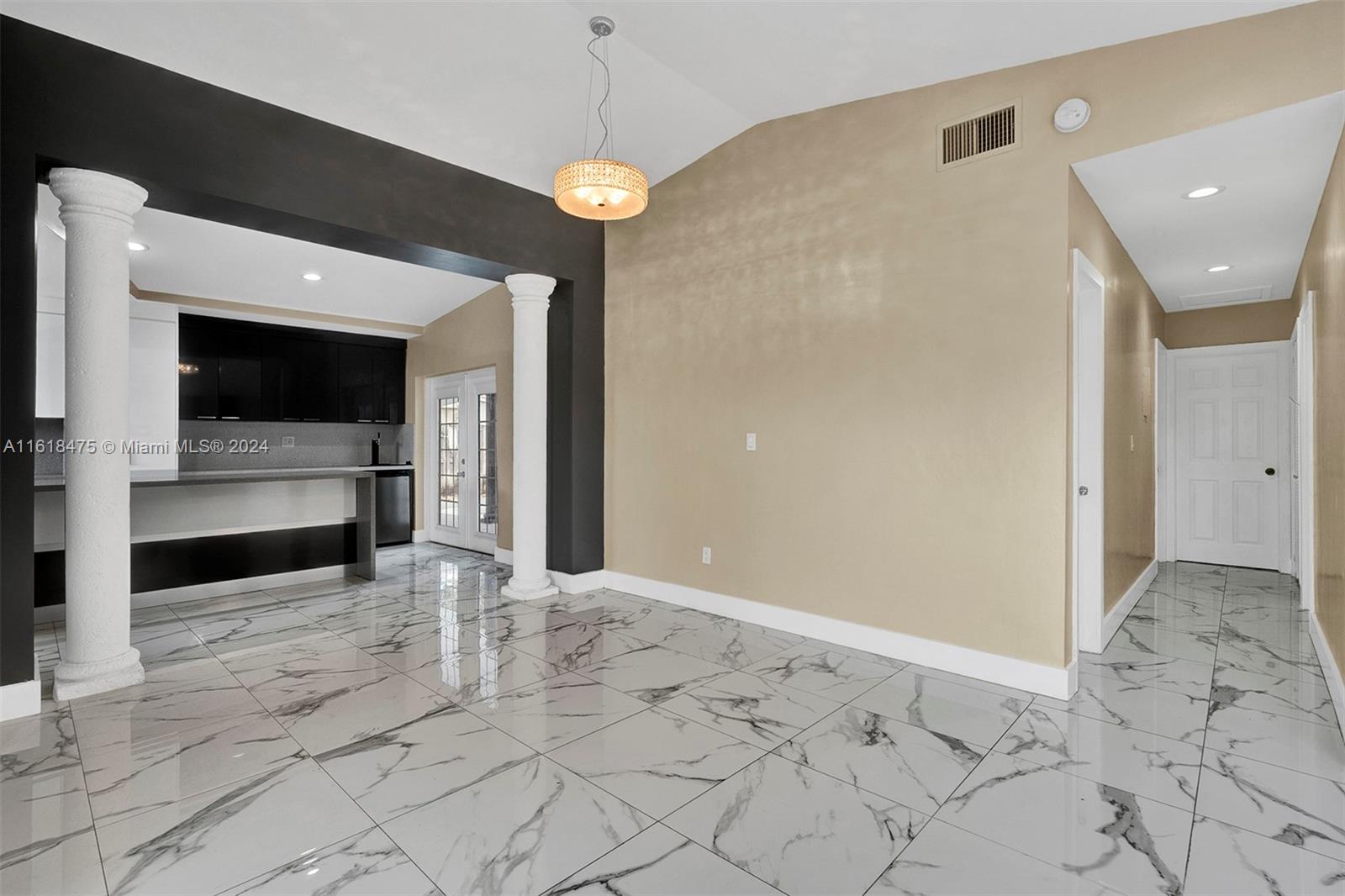 HERITAGE HOMES - Residential