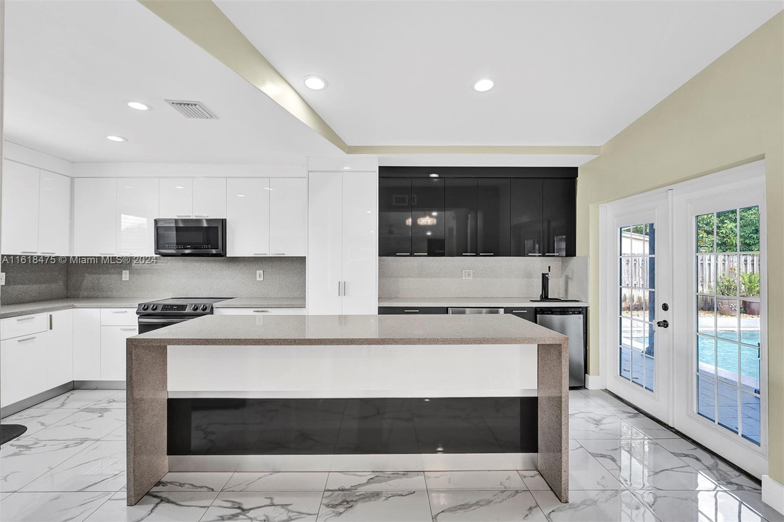 HERITAGE HOMES - Residential