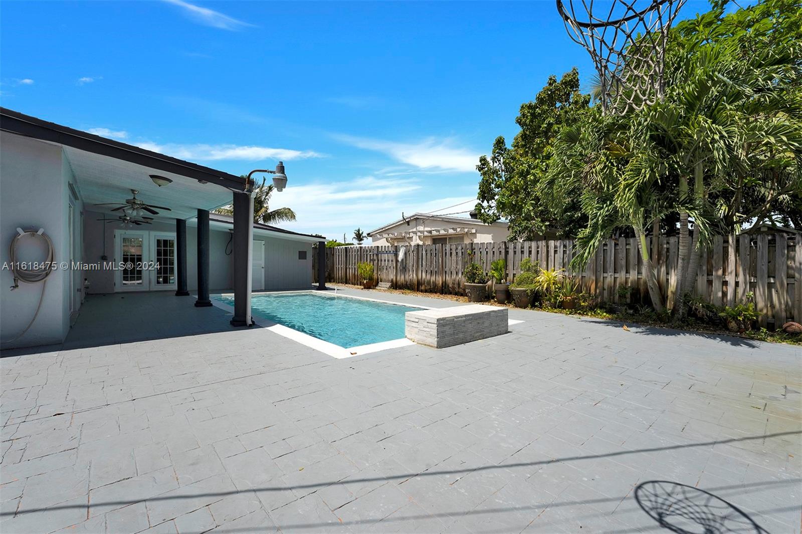 HERITAGE HOMES - Residential