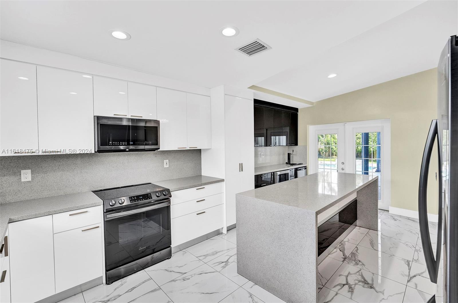 HERITAGE HOMES - Residential