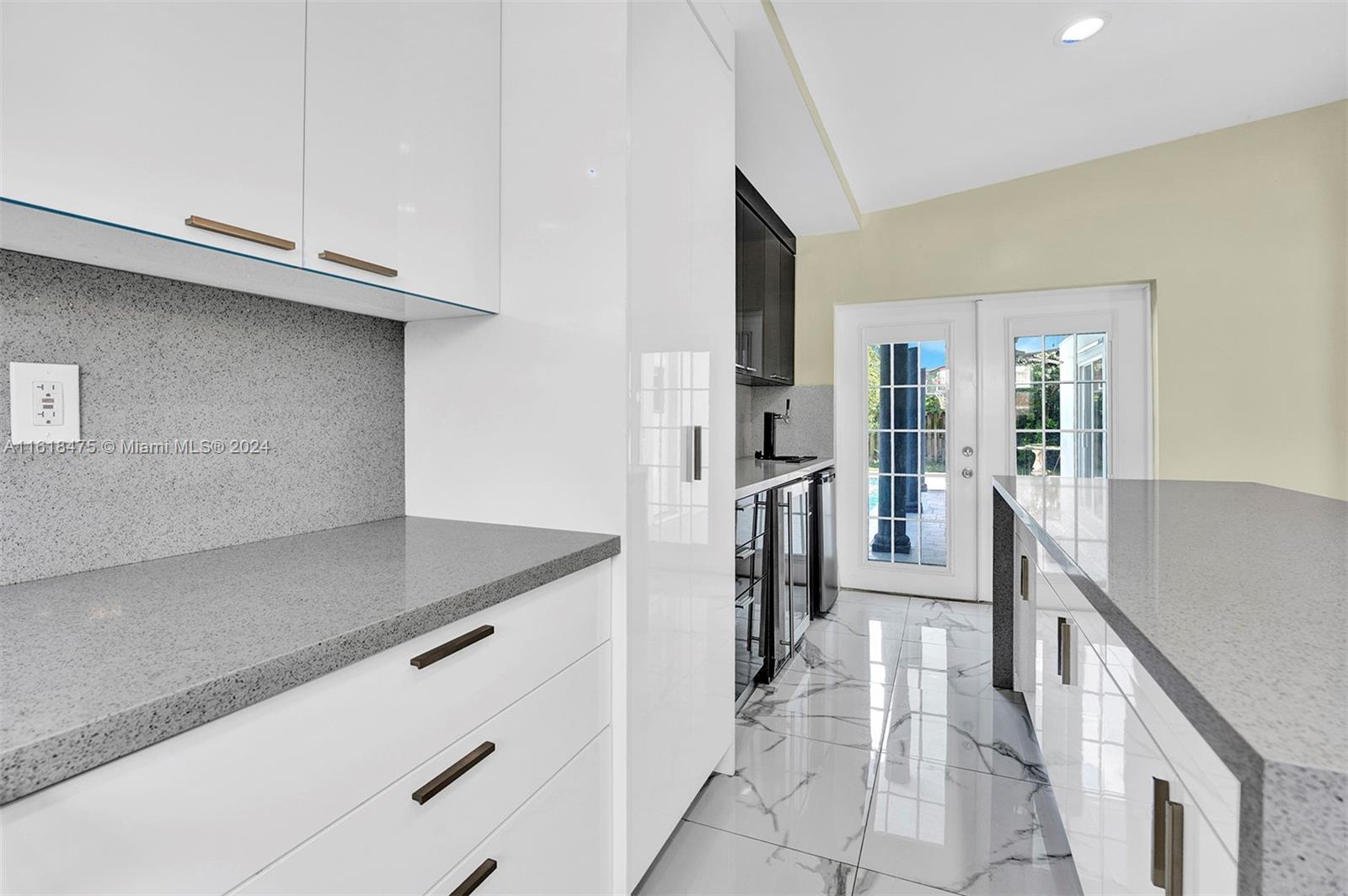 HERITAGE HOMES - Residential