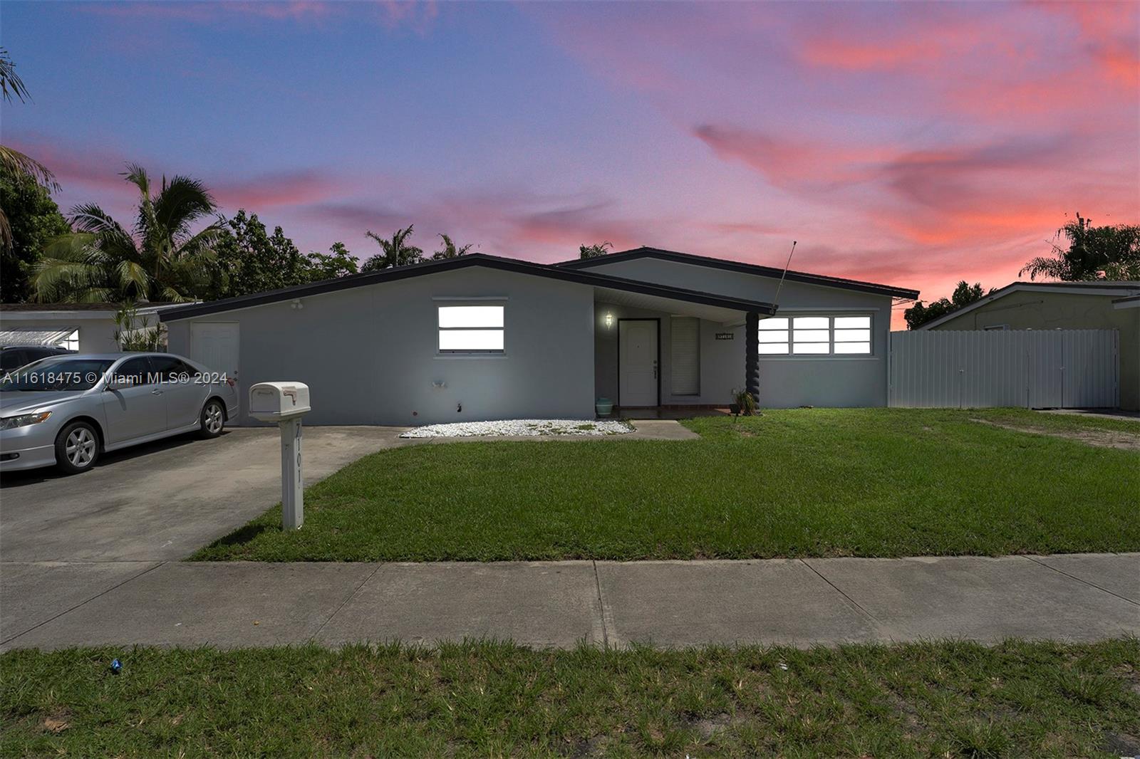 HERITAGE HOMES - Residential