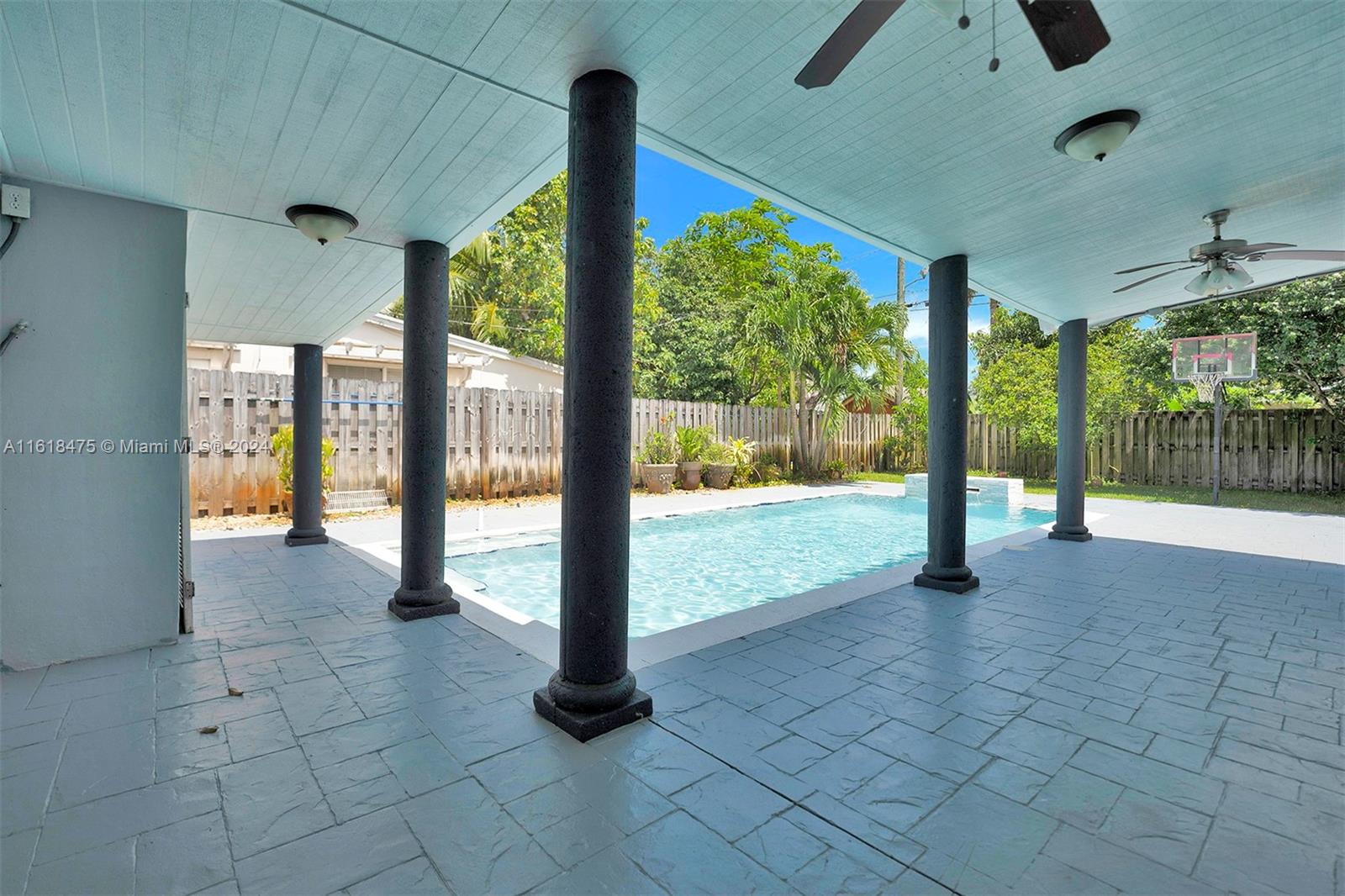 HERITAGE HOMES - Residential