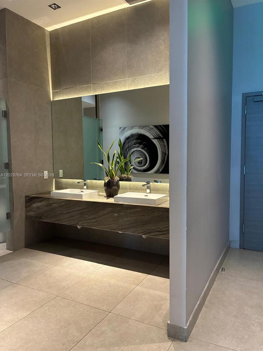 1100 MILLECENTO RESIDENCE - Residential Lease