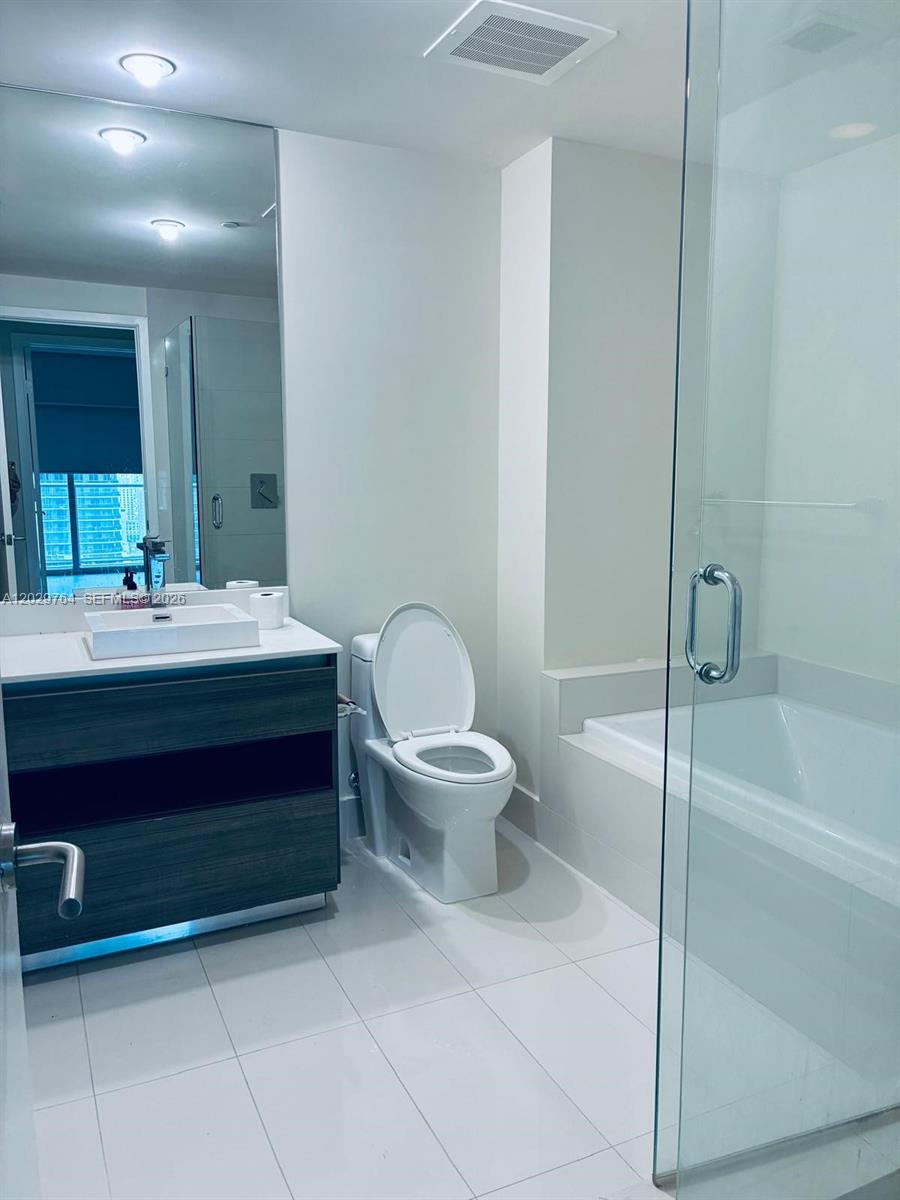 1100 MILLECENTO RESIDENCE - Residential Lease