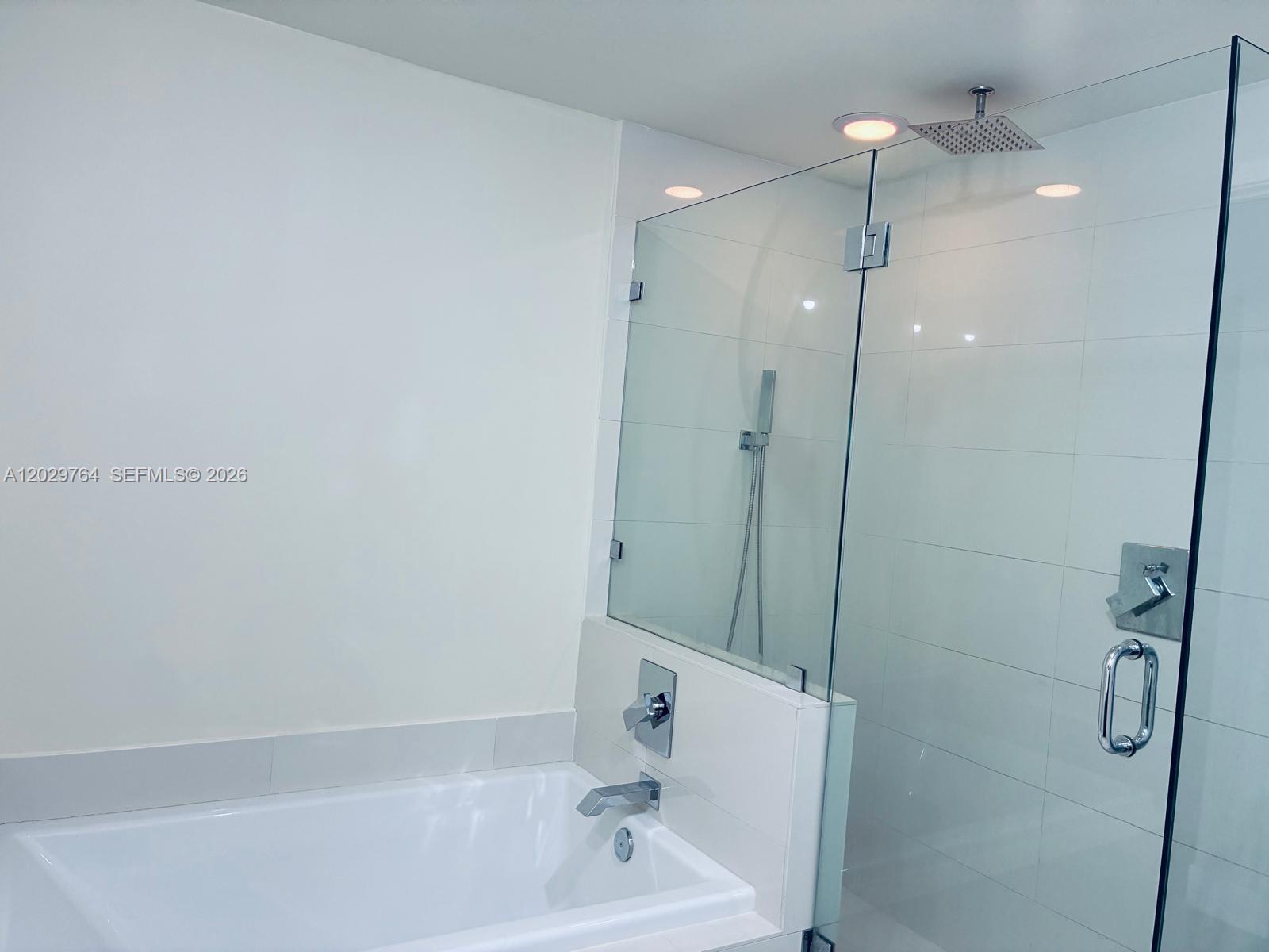 1100 MILLECENTO RESIDENCE - Residential Lease
