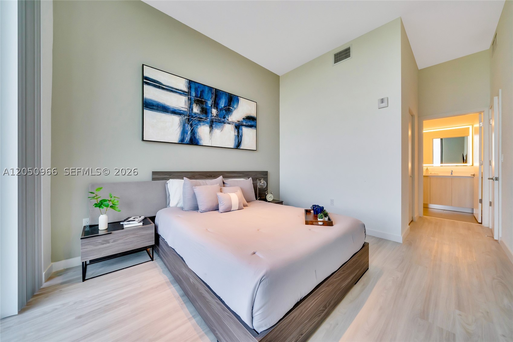 HOLLYWOOD - Residential Lease