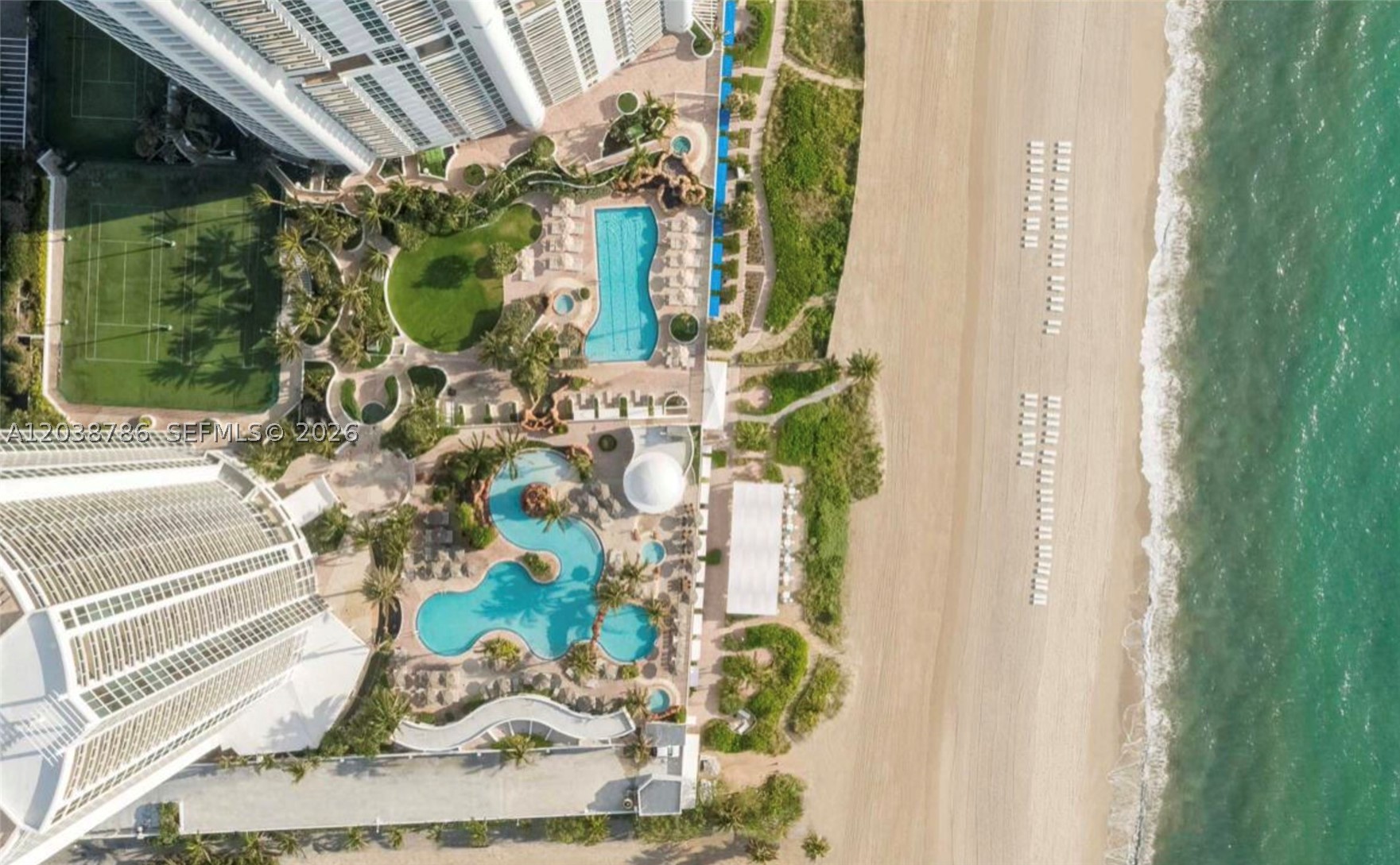 TRUMP INTERNATIONAL SONES - Land
