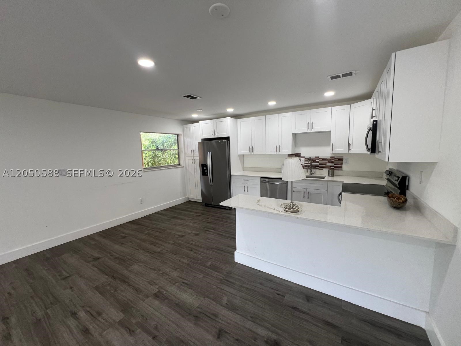OAKS CONDO - Residential Lease
